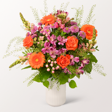 Blumenstrauß Blumensymphonie mit Vase & Ferrero Giotto 3er