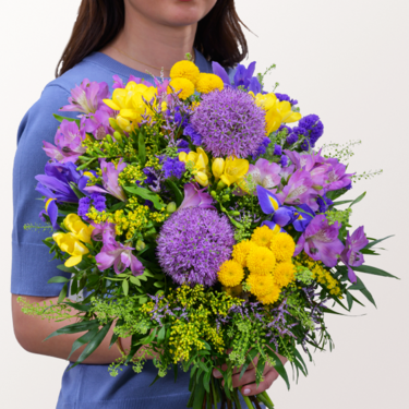 Flower Bouquet Frühlingsfest with vase & 3 Ferrero Giotto