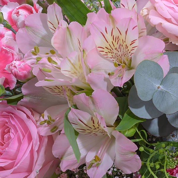 Flower Mix Frühlingsduft with 3 Ferrero Giotto