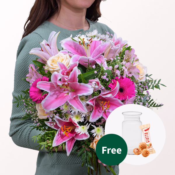 Flower Bouquet Von Herzen with vase