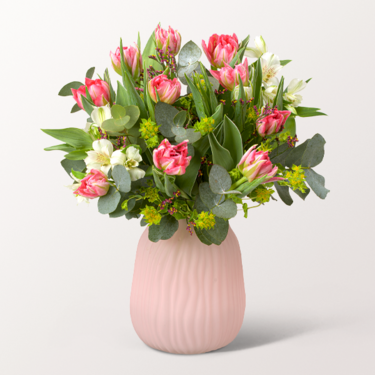 Blumenstrauß Tulpenfest mit Vase & Ferrero Giotto 3er