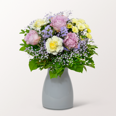 Blumenstrauß Glückspost mit Vase & Ferrero Giotto 3er