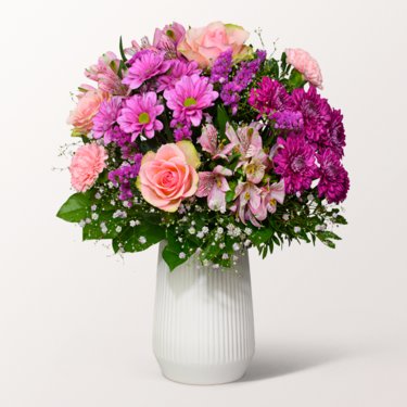 Flower Bouquet Muttertagszauber with vase & 3 Ferrero Giotto