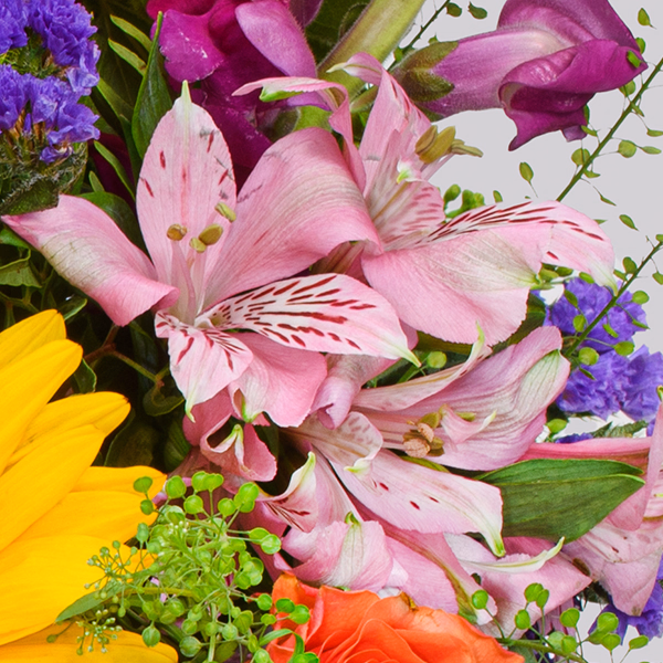 Premiumstrauß Große Freude mit Premiumvase & Ferrero Giotto 3er