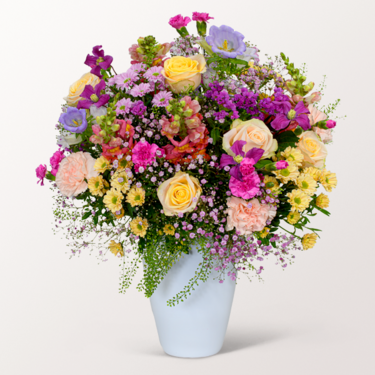 Premiumstrauß Blütenkuss mit Premiumvase & Ferrero Giotto 3er