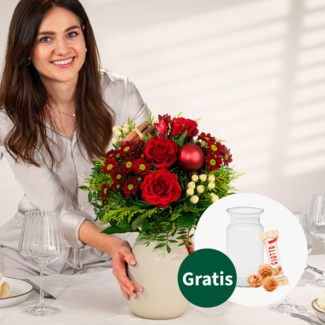 Blumenstrauß Weihnachtsüberraschung mit Vase & Ferrero Giotto 3er