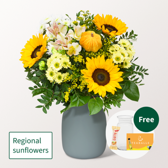 Flower Bouquet Herbstfrische with vase & 3 Ferrero Giotto & Teaballs
