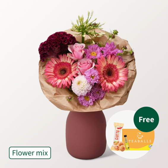 Flower Mix Träumerei with 3 Ferrero Giotto & Teaballs