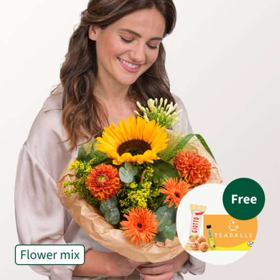 Flower Mix Sunny Greetings with 3 Ferrero Giotto & Teaballs