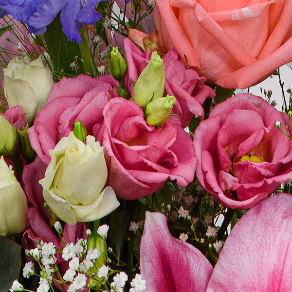 Premiumstrauß Meisterwerk mit Premiumvase & Ferrero Giotto 3er