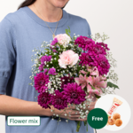Flower Mix Für Mama with 3 Ferrero Giotto