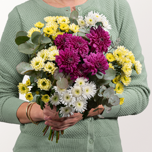 Flower Bouquet Alles Liebe with vase & 3 Ferrero Giotto