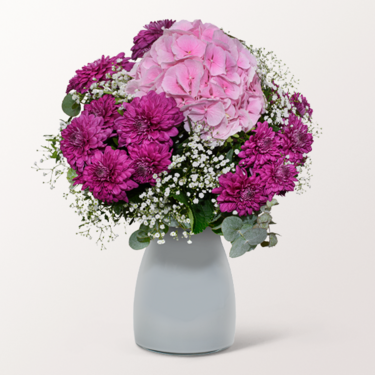 Blumenstrauß Von Herzen mit Vase & Ferrero Giotto 3er