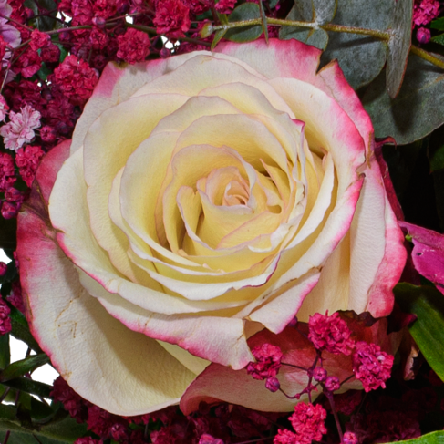 Blumenstrauß Mamas Liebling mit Vase & Ferrero Giotto 3er