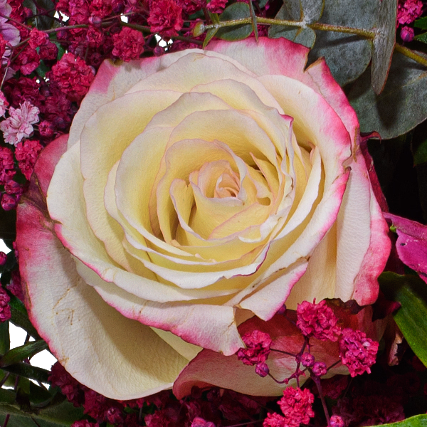 Flower Bouquet Mamas Liebling with vase & 3 Ferrero Giotto