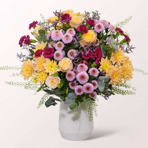 Flower Bouquet Liebevoll with vase & 3 Ferrero Giotto