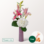 Flower Mix Herzensgruß mit 3 Ferrero Giotto