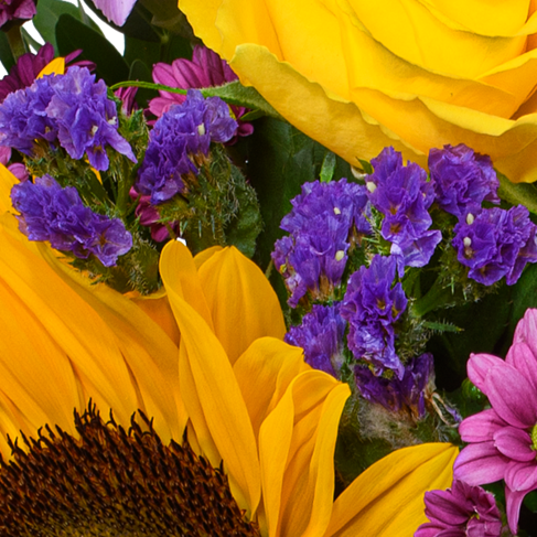 Flower Bouquet Farbenfroh with vase & 3 Ferrero Giotto