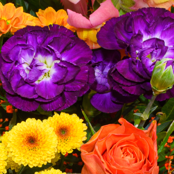 Flower Bouquet Bunter Sommer with vase & Ferrero Giotto