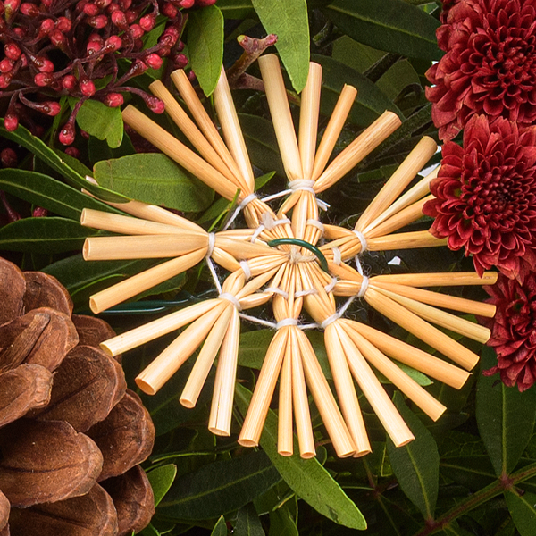 Flower Bouquet Wintermelodie with Halloren Balls & vase