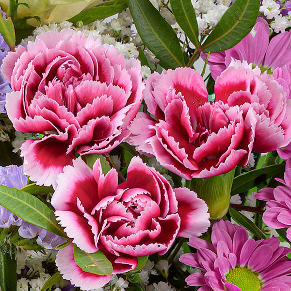 Blumenstrauß Frühlingswiese mit Vase & Ferrero Giotto 3er