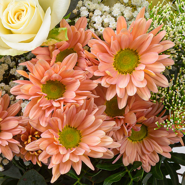 Premium Bouquet Blumenwunder with Premium Vase & 3 Ferrero Giotto