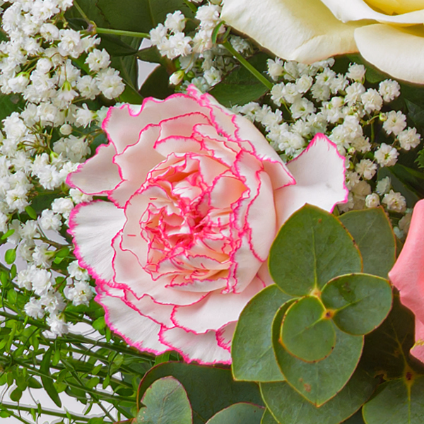 Blumenstrauß Blumenkind mit Vase & Ferrero Giotto 3er