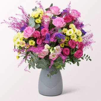 Premiumstrauß Herzlich mit Premiumvase & Ferrero Giotto 3er