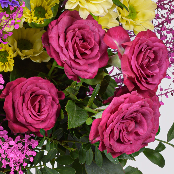 Premium Bouquet Herzlich with Premium Vase & 3 Ferrero Giotto