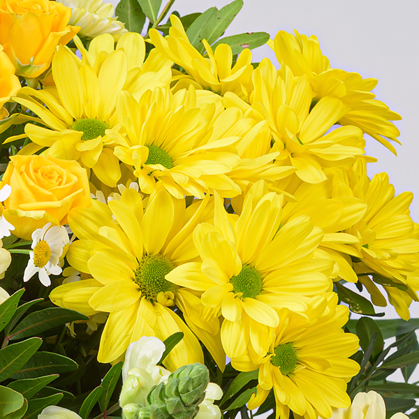 Premium Bouquet Sonnenfest with Premium Vase & 3 Ferrero Giotto