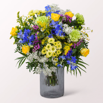 Premium Bouquet Märchengarten with Premium Vase & 3 Ferrero Giotto