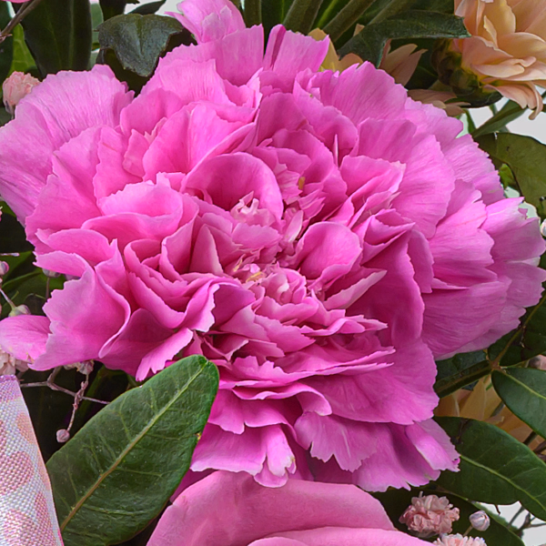 Blumenstrauß Herzensgruß mit Vase & Ferrero Giotto 3er