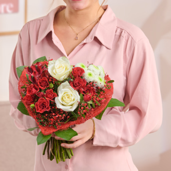 Blumenstrauß Liebesbeweis mit Vase & Ferrero Giotto 3er