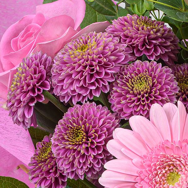 Flower Bouquet Love Vibration with vase & 3 Ferrero Giotto