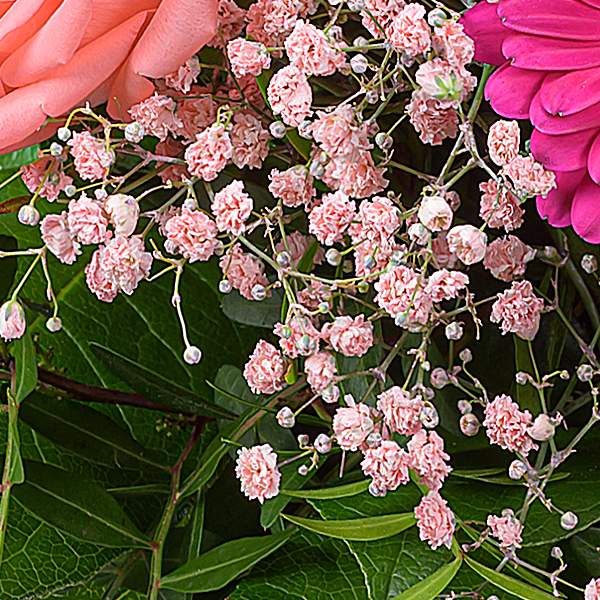 Blumenstrauß Frühlingsfreude mit Vase & Ferrero Giotto 3er