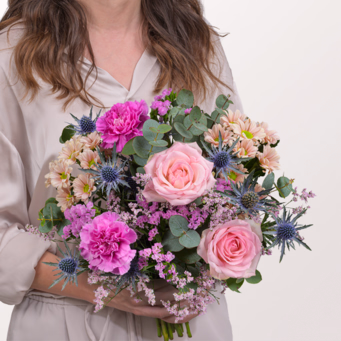 Flower Bouquet Lovely with vase & 3 Ferrero Giotto