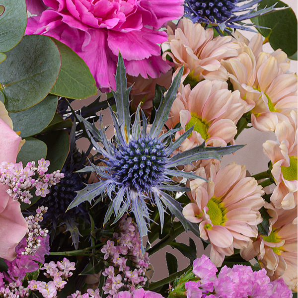 Flower Bouquet Lovely with vase & 3 Ferrero Giotto