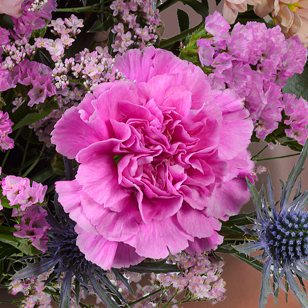 Blumenstrauß Lovely mit Vase & Ferrero Giotto 3er