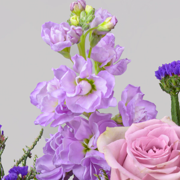 Premiumstrauß Liebesgruß mit Premiumvase & Ferrero Giotto 3er