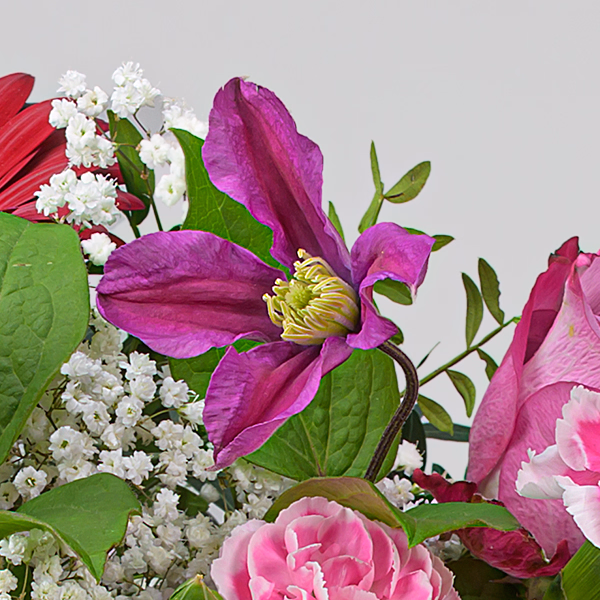 Premiumstrauß Liebeszauber mit Premiumvase & Ferrero Giotto 3er