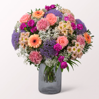 Premium Bouquet Sweet Heart with Premium Vase & 3 Ferrero Giotto