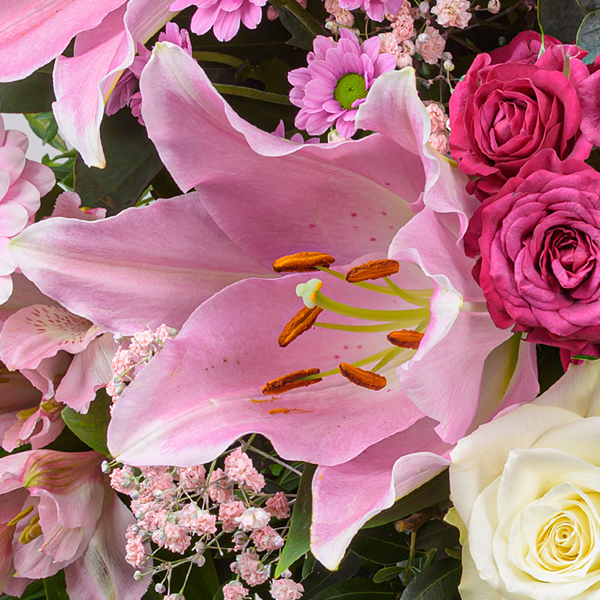 Premiumstrauß Inspiration mit Premiumvase & Ferrero Giotto 3er