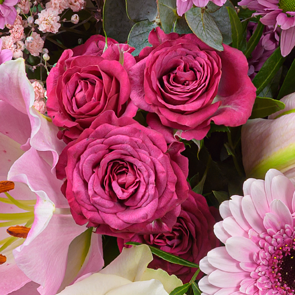 Premiumstrauß Inspiration mit Premiumvase & Ferrero Giotto 3er