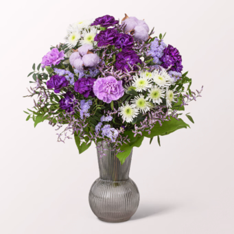 Flower Bouquet Winterkind with vase & 3 Ferrero Giotto