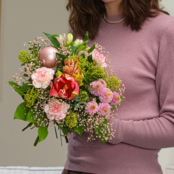 Flower Bouquet Winterglühen with vase & 3 Ferrero Giotto