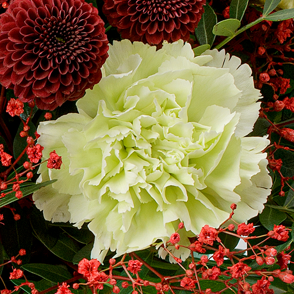 Flower Bouquet Winterzeit with vase & 3 Ferrero Giotto