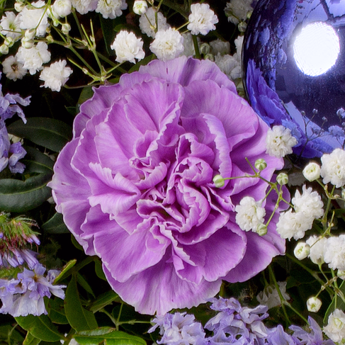 Flower Bouquet Winterhauch with vase & 3 Ferrero Giotto