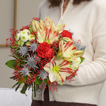 Flower Bouquet Winterode with vase & 3 Ferrero Giotto