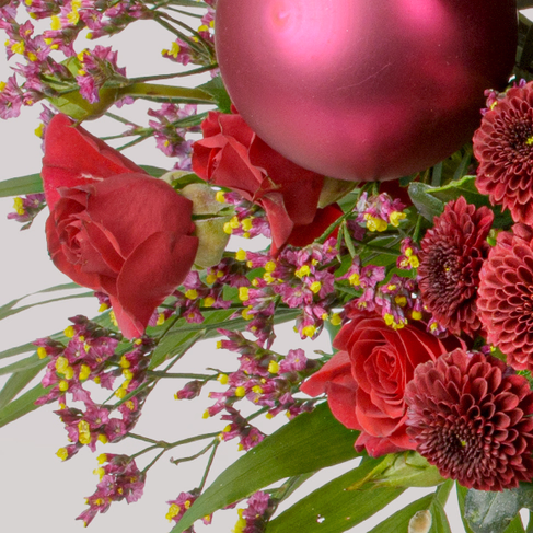 Premiumstrauß Winterglück mit Premiumvase & Ferrero Giotto 3er