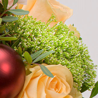 Premium Bouquet Wintersonne with Premium Vase & 3 Ferrero Giotto